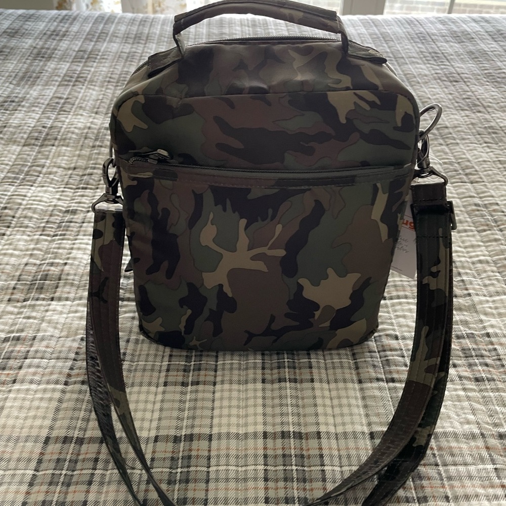 Lug Camouflage travel or everyday Bag - Picture 2 of 4